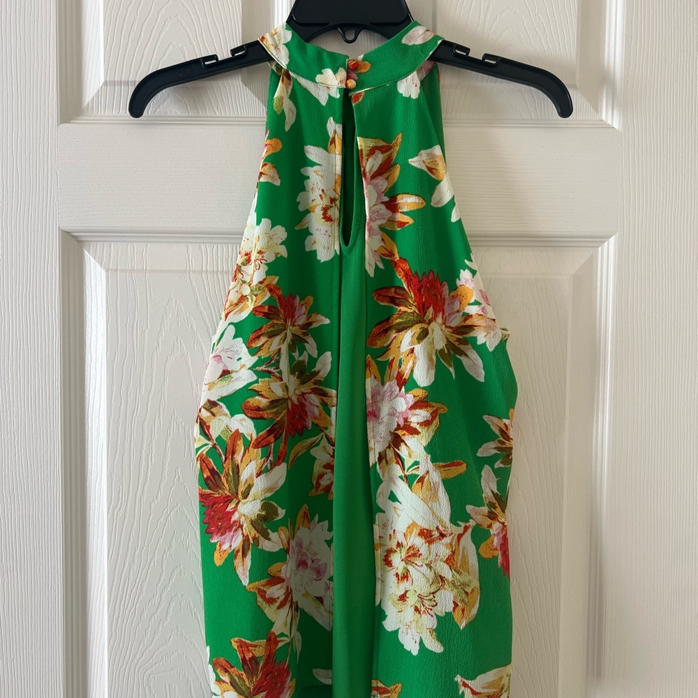 Stunning Kelly Green, Orange and White Floral Resort Blouse. Like New. - Picture 3 of 4